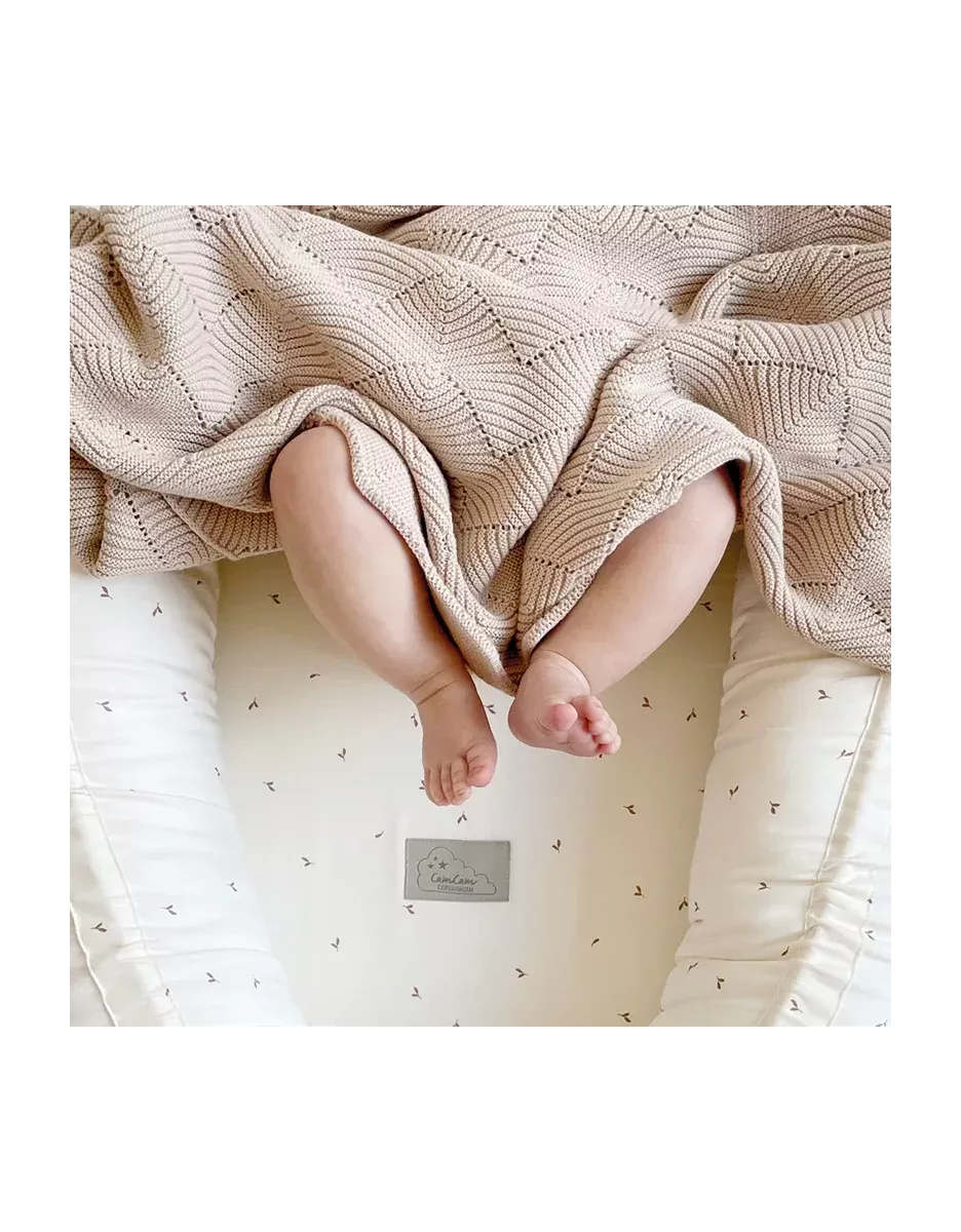 Couverture bébé en tricot à festons bio - Almond - Cam Cam Copenhagen