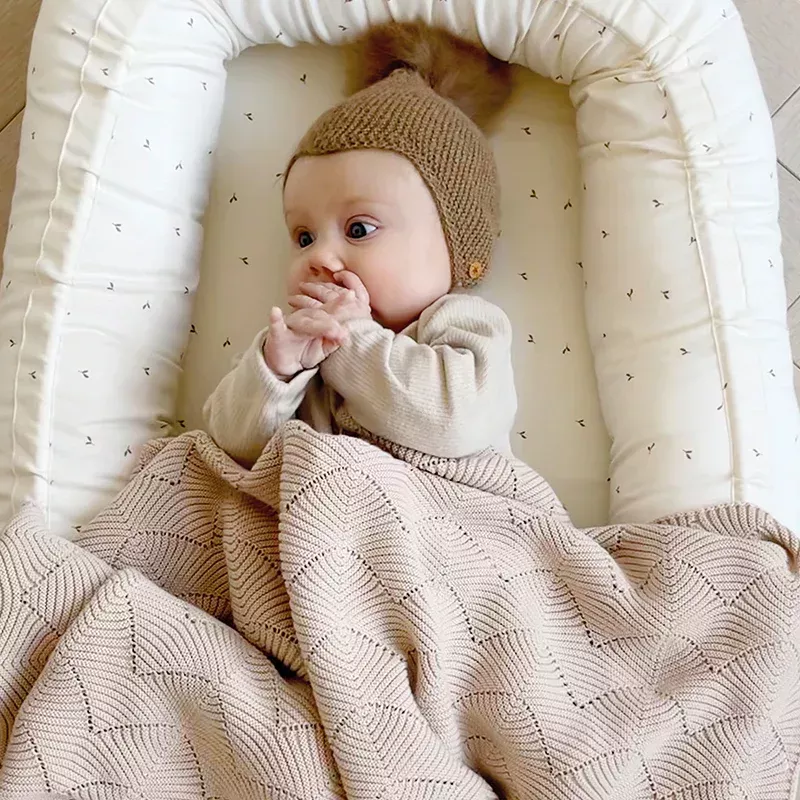Couverture bébé en tricot à festons bio - Almond - Cam Cam Copenhagen